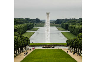 Olafur Eliasson, Waterfall, 2016, Installation view, Palace of Versailles. © Olafur Eliasson, Image: Anders Sune Berg, Courtesy: Olafur Eliasson, neugerriemschneider, Berlin, and Tanya Bonakdar Gallery, New York