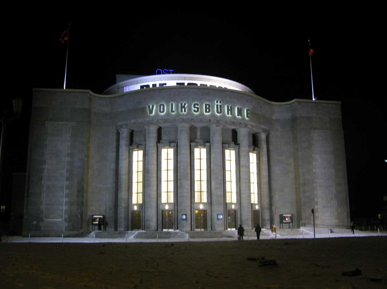 The Volksbühne theatre in Berlin, Germany. Facing the main entrance. © Schlaier, Source: Wikimedia Commons