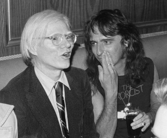 Andy Warhol and Alice Cooper. Image: Bob Gruen / INTERTOPICS