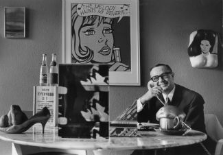 Heinz Beck in his dining room, surrounded by works from his collection, 1968. © K. Håkan Nilsson, Courtesy: Wilhelm Hack Museum Ludwigshafen am Rhein