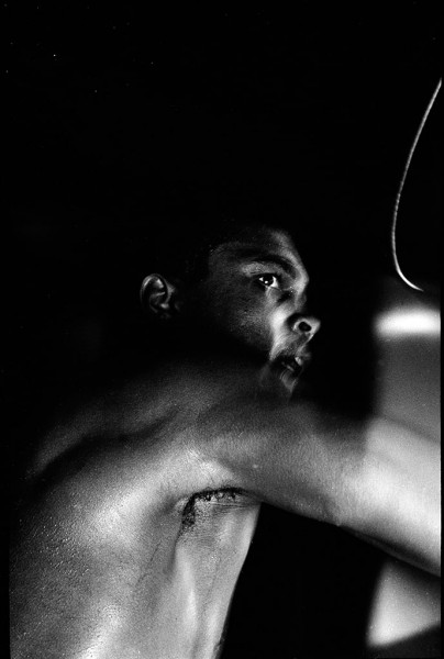 Thomas Hoepker, Ali Punching Ball II, Chicago, 1966