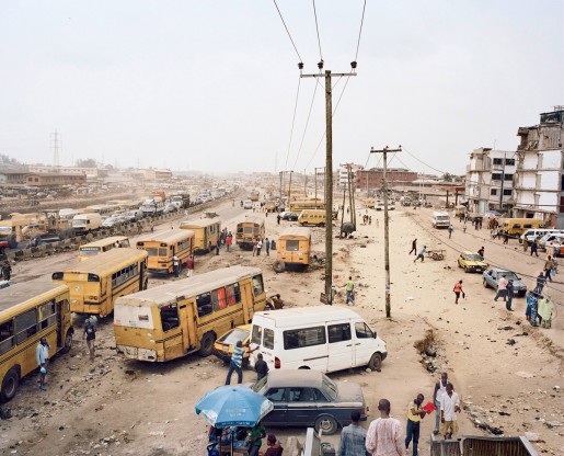 Julian Röder, Danfos and Moules (private bus-taxi) at the Badagry Road expansion projekt at the Odun Ade bus stop, Lagos, Nigeria, 2009
