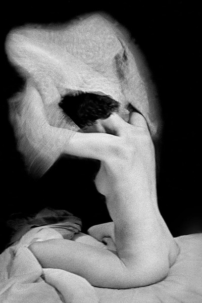 René Groebli, Das Auge der Liebe, Sitzender Akt, Paris (The Eye of Love, Sitting Nude, Paris), 1952