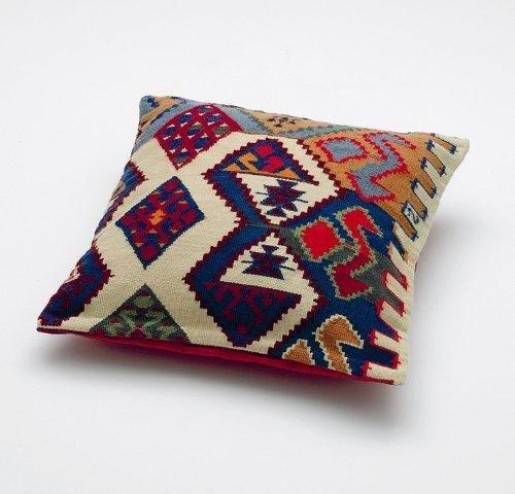 Olaf Nicolai, George's Pillow (Replica of a pillow from George Lukács' sofa in his study at Belgrad Kai, Budapest), 2007